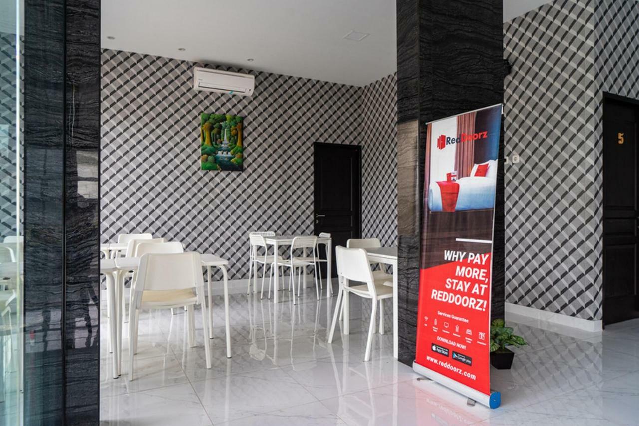 Reddoorz Plus Near Teras Kota 3 Hotel Tangerang Kültér fotó